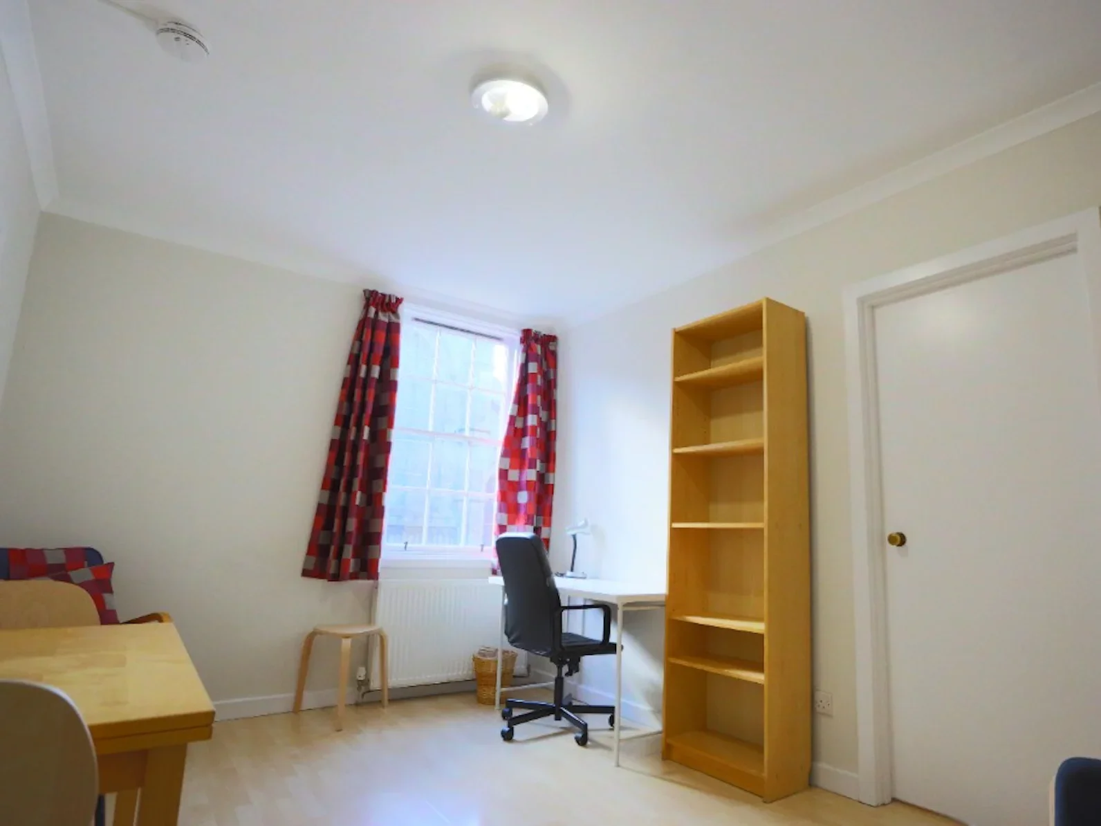 Flat Nicolson Street in Edinburgh