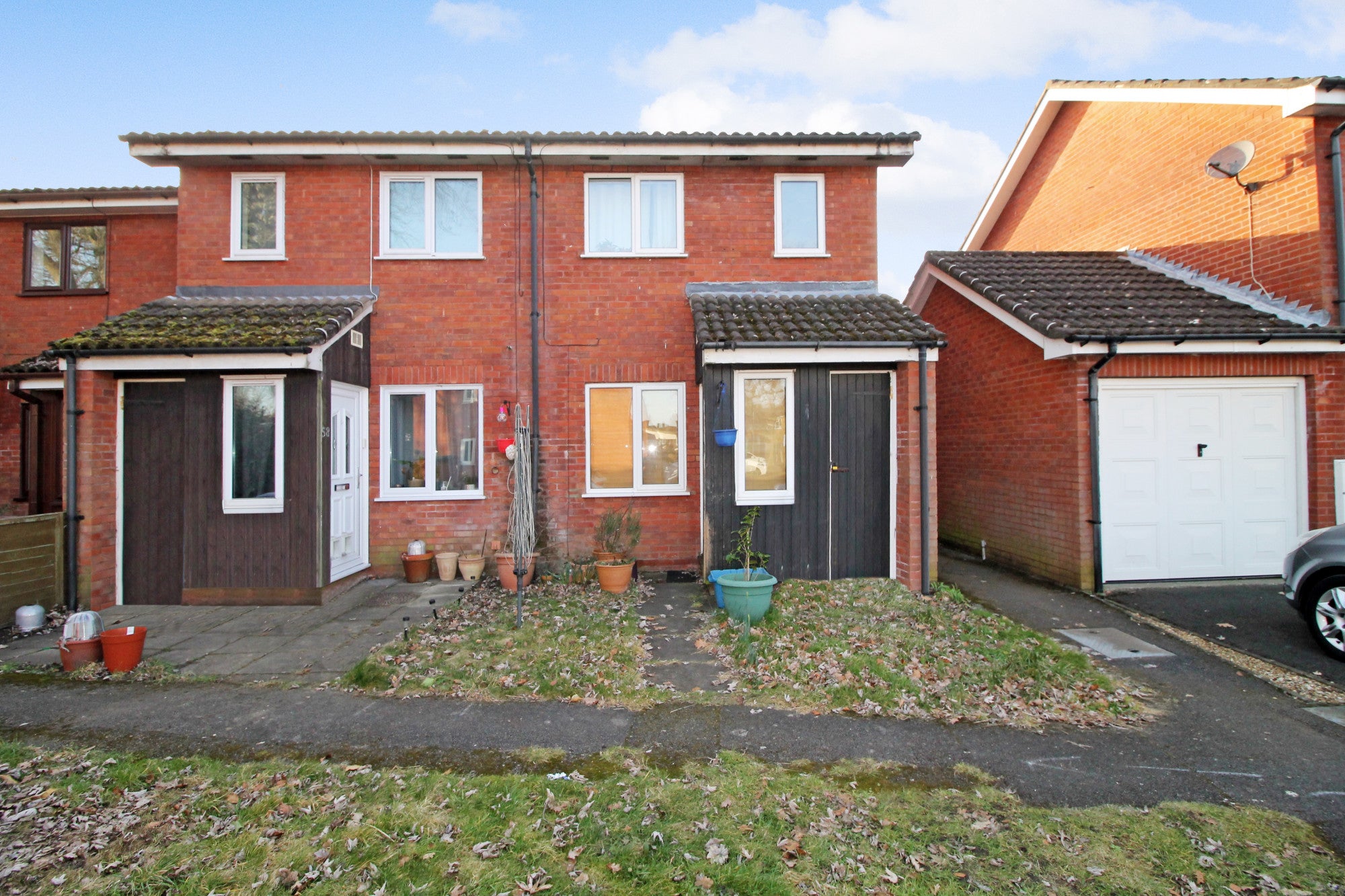 House Woodlands Road in Rushmoor