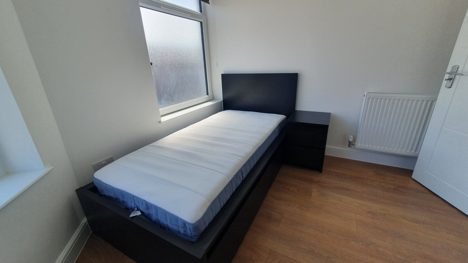 Room Broadway in Cardiff