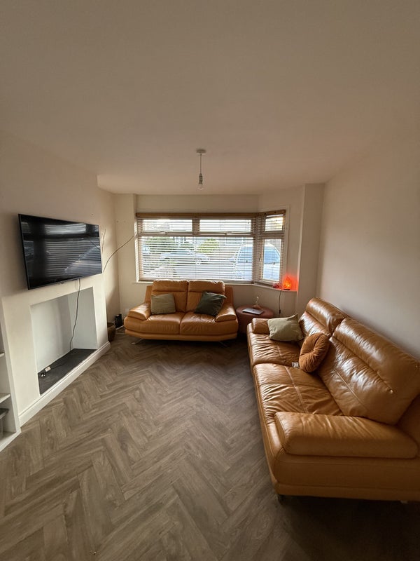 Room Wallscourt Road South in Bristol