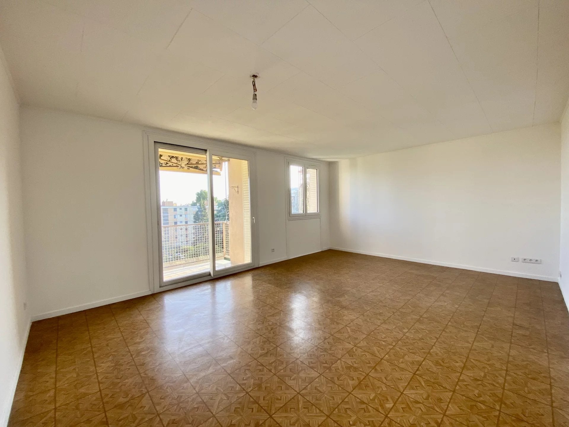 Flat Avenue du Ray in Nice