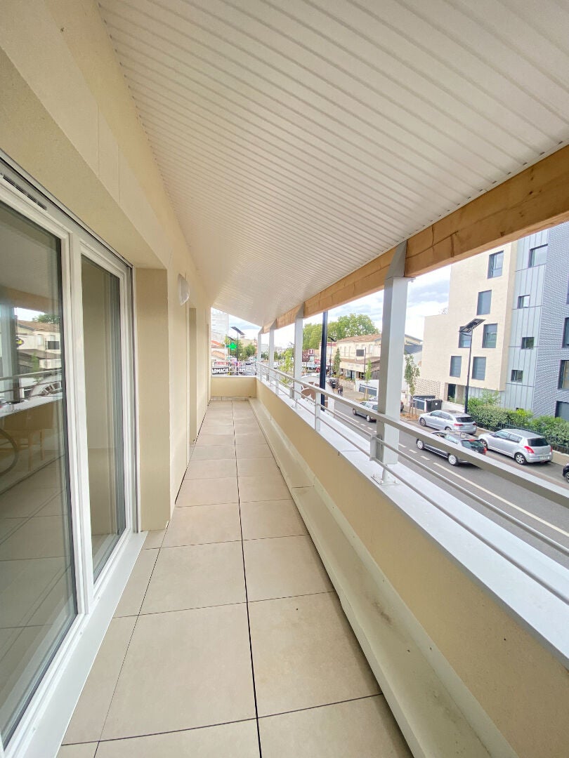 Flat Avenue du Maréchal de Lattre de Tassigny in Bordeaux