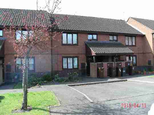 Flat Briar Wood Close in Wolverhampton