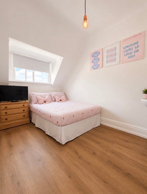 Room Westby Road in Bournemouth