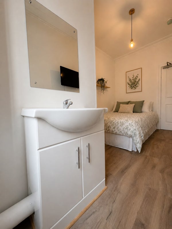 Room Westby Road in Bournemouth