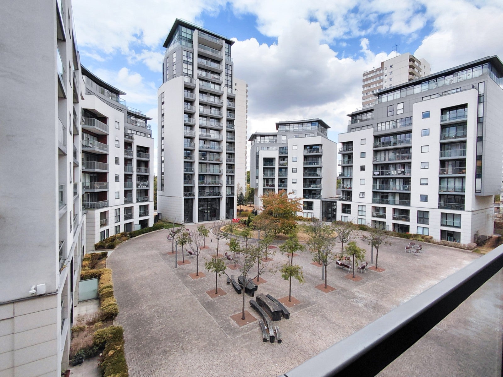 Flat Pump House Crescent in Greater London
