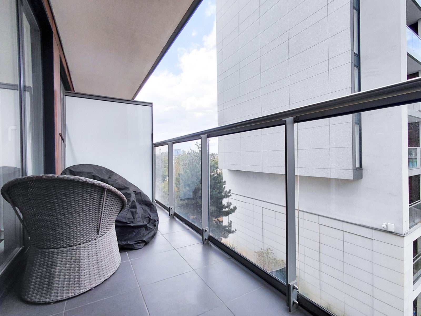 Flat Pump House Crescent in Greater London