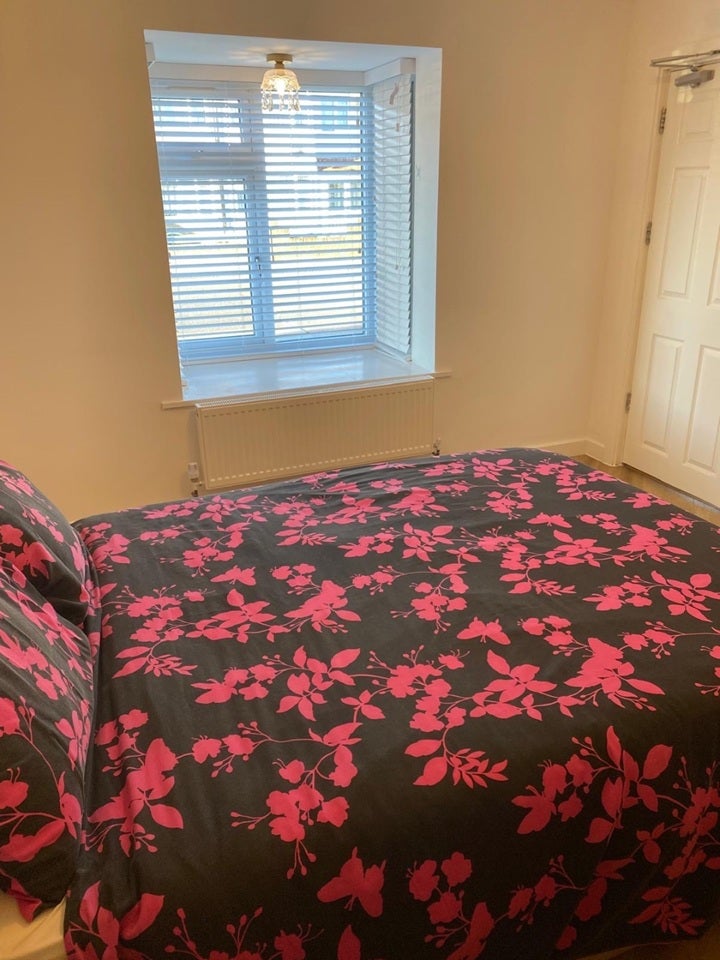Room Overton Road in Greater London