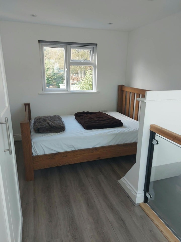 Flat Dovecote Close in Elmbridge