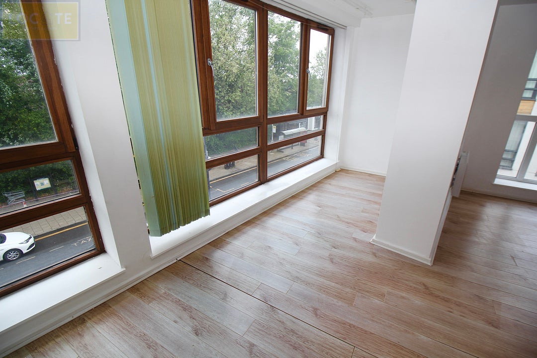 Flat Flixton Road in Trafford