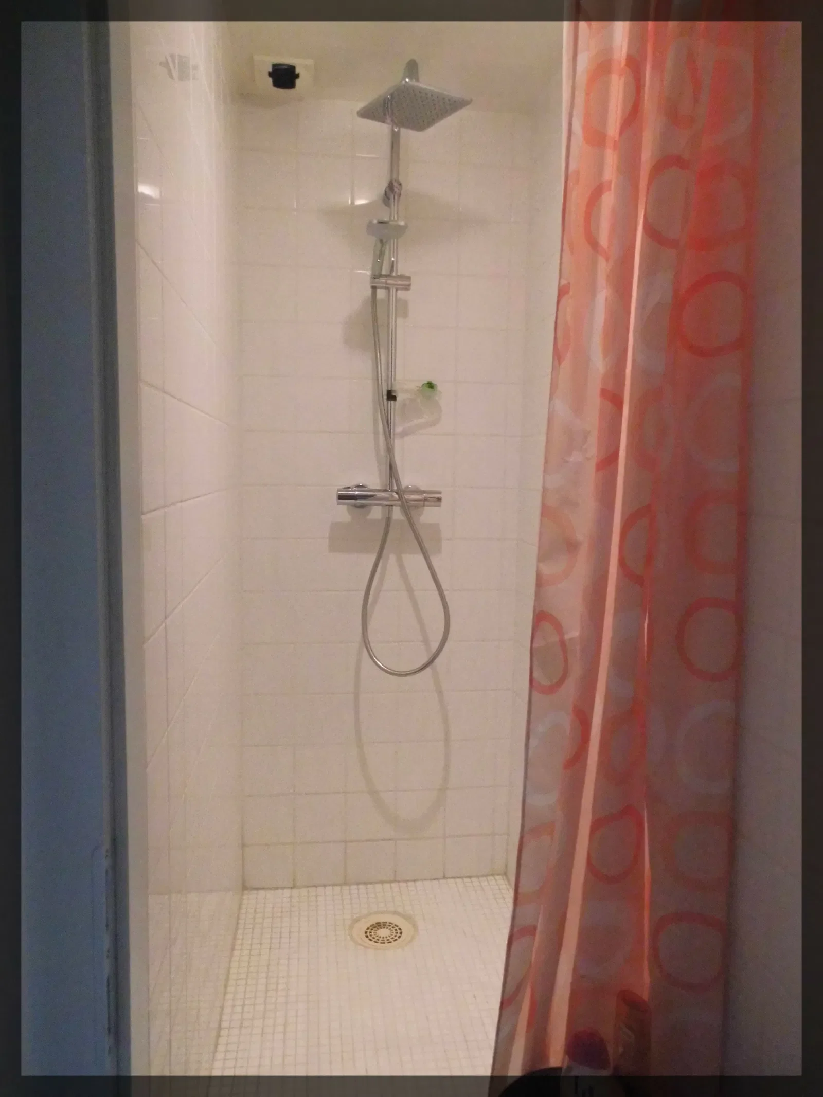 Room Rue de la Sablonnière in Montfaucon