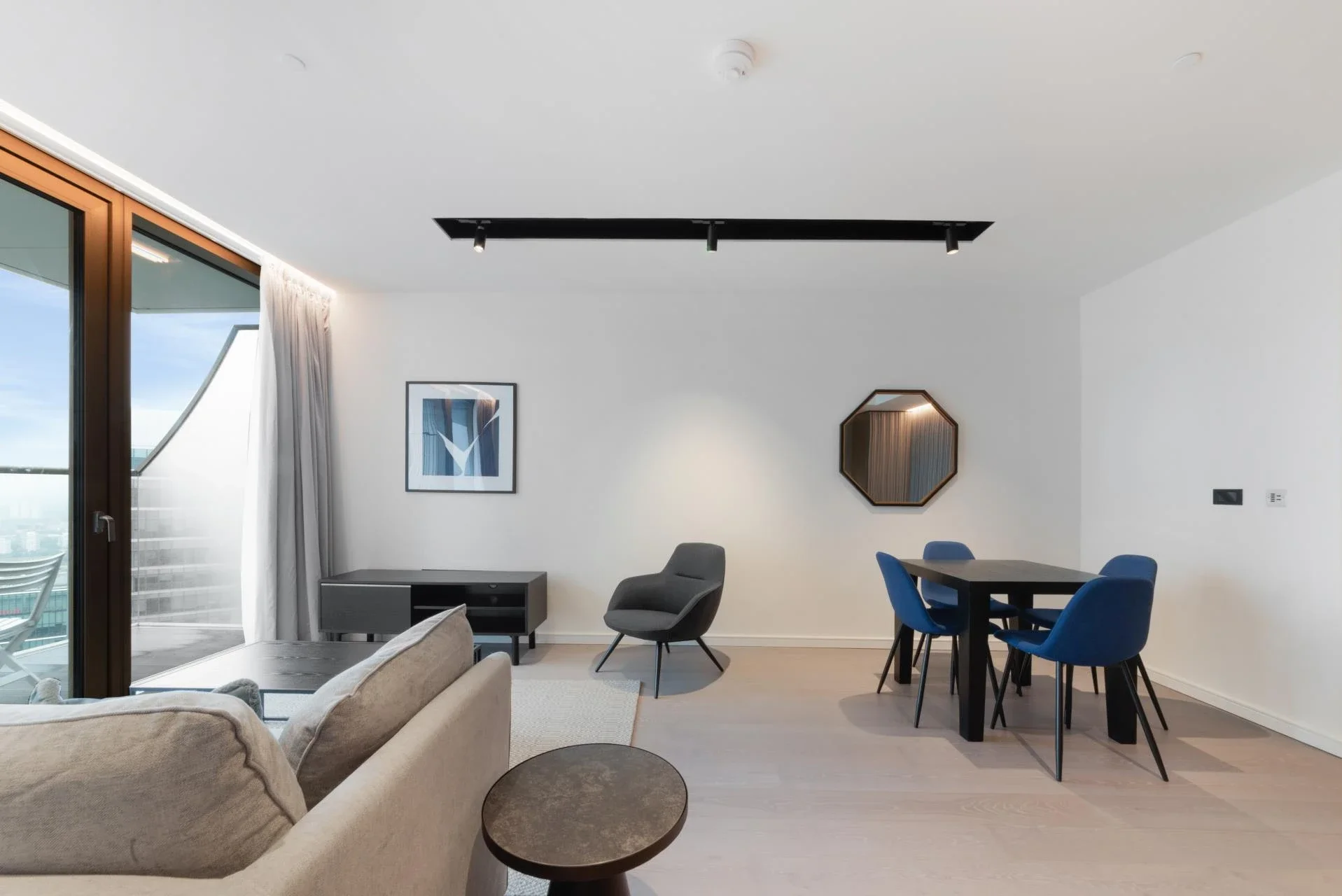Flat Park Drive in Greater London