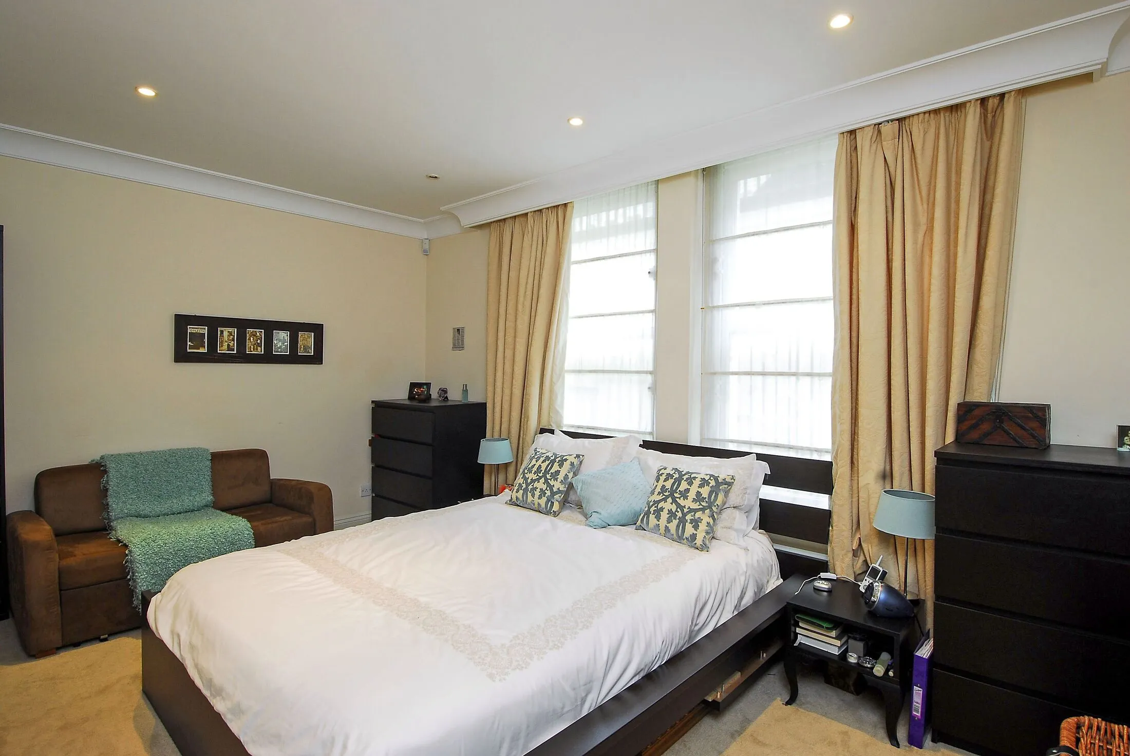 Flat Queen's Gate Place Mews in Greater London