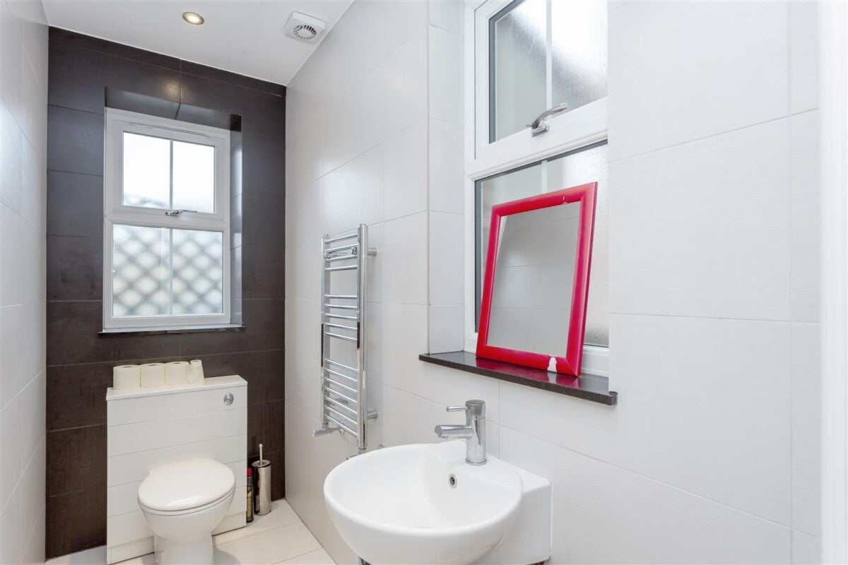 Flat Bond Street in Greater London