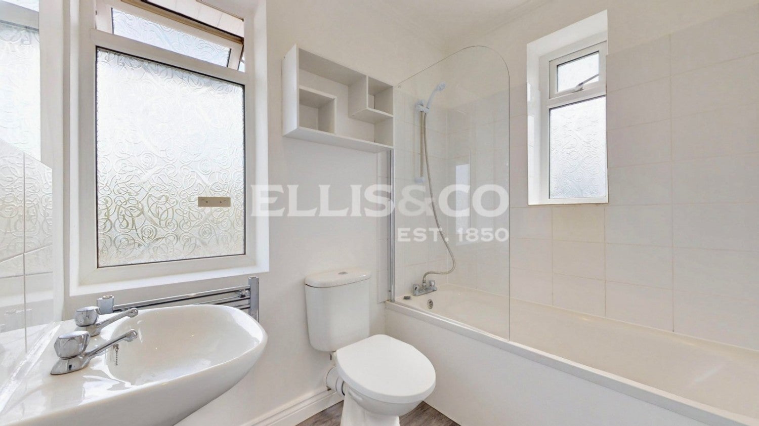 Flat Thorn Close in Greater London