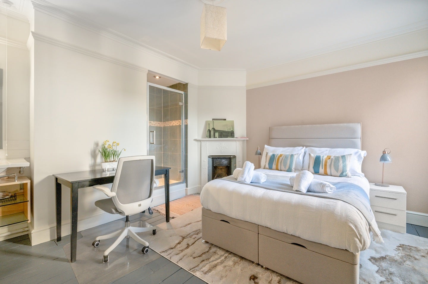 Room Drewstead Road in Greater London