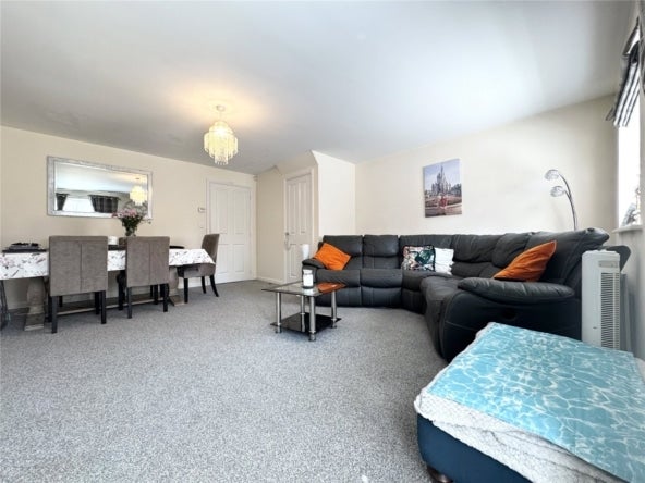 House Welby Close in Tadpole Garden Village