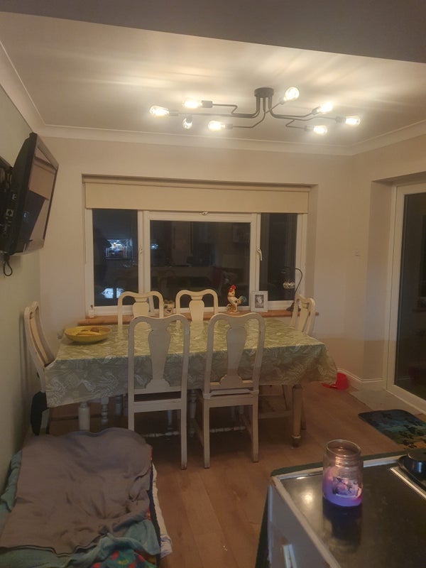 Room Diprose Road in Corfe Mullen