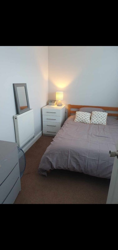Room Diprose Road in Corfe Mullen