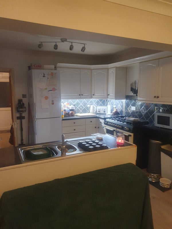 Room Diprose Road in Corfe Mullen