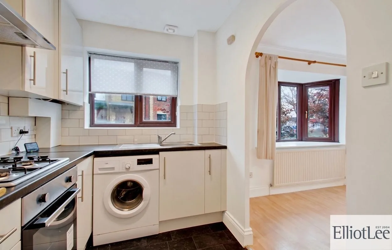 House Greenacre Close in Greater London