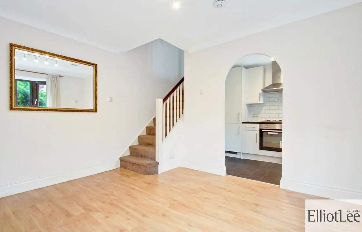 House Greenacre Close in Greater London