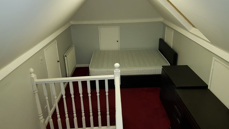 Room Becmead Avenue in Greater London