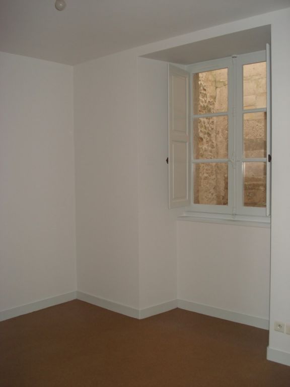 Flat Rue Pont aux Chèvres in Fontenay-le-Comte
