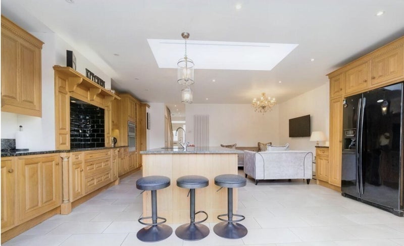 Room Seaforth Close in Greater London