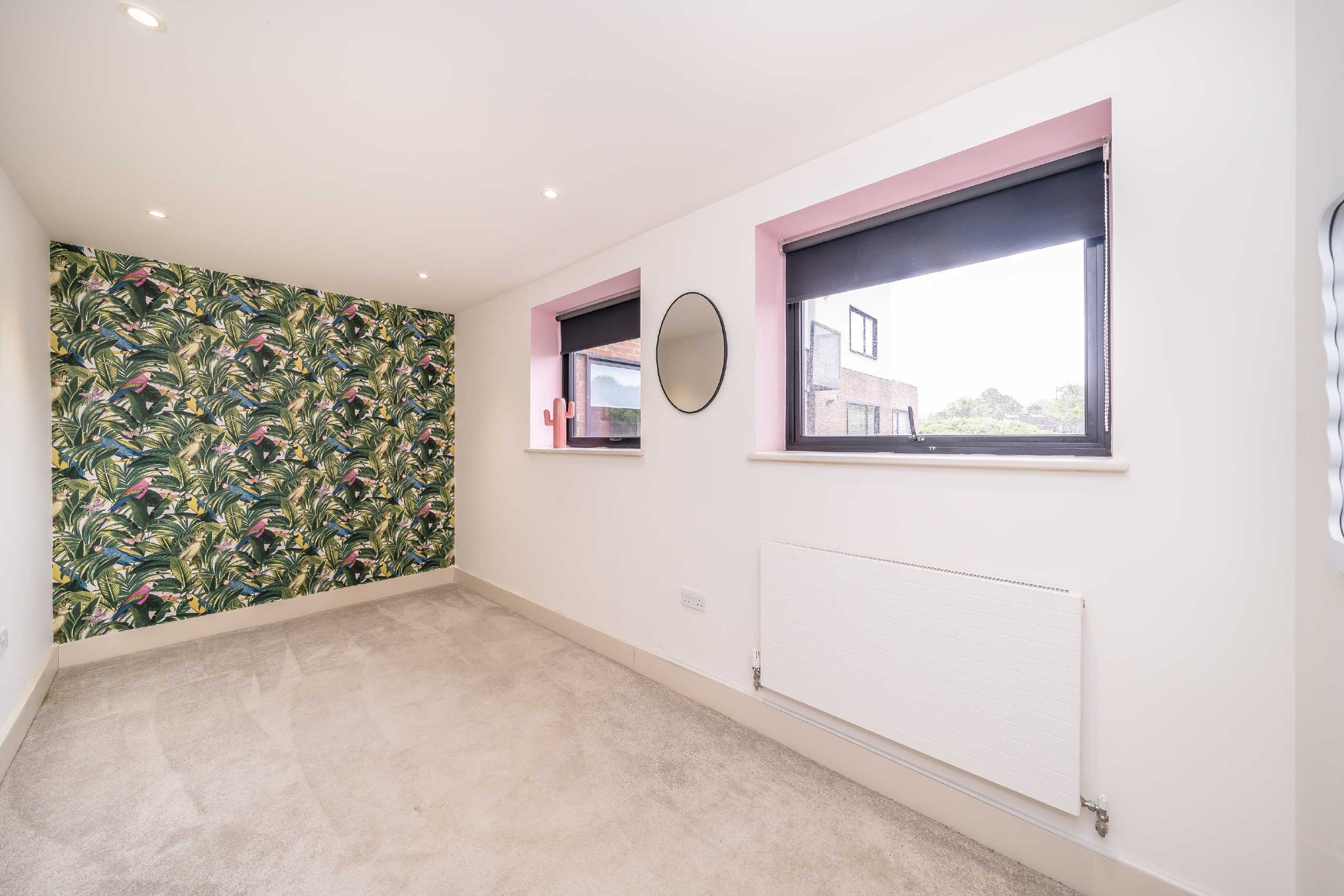 Flat Lingfield Crescent in Greater London