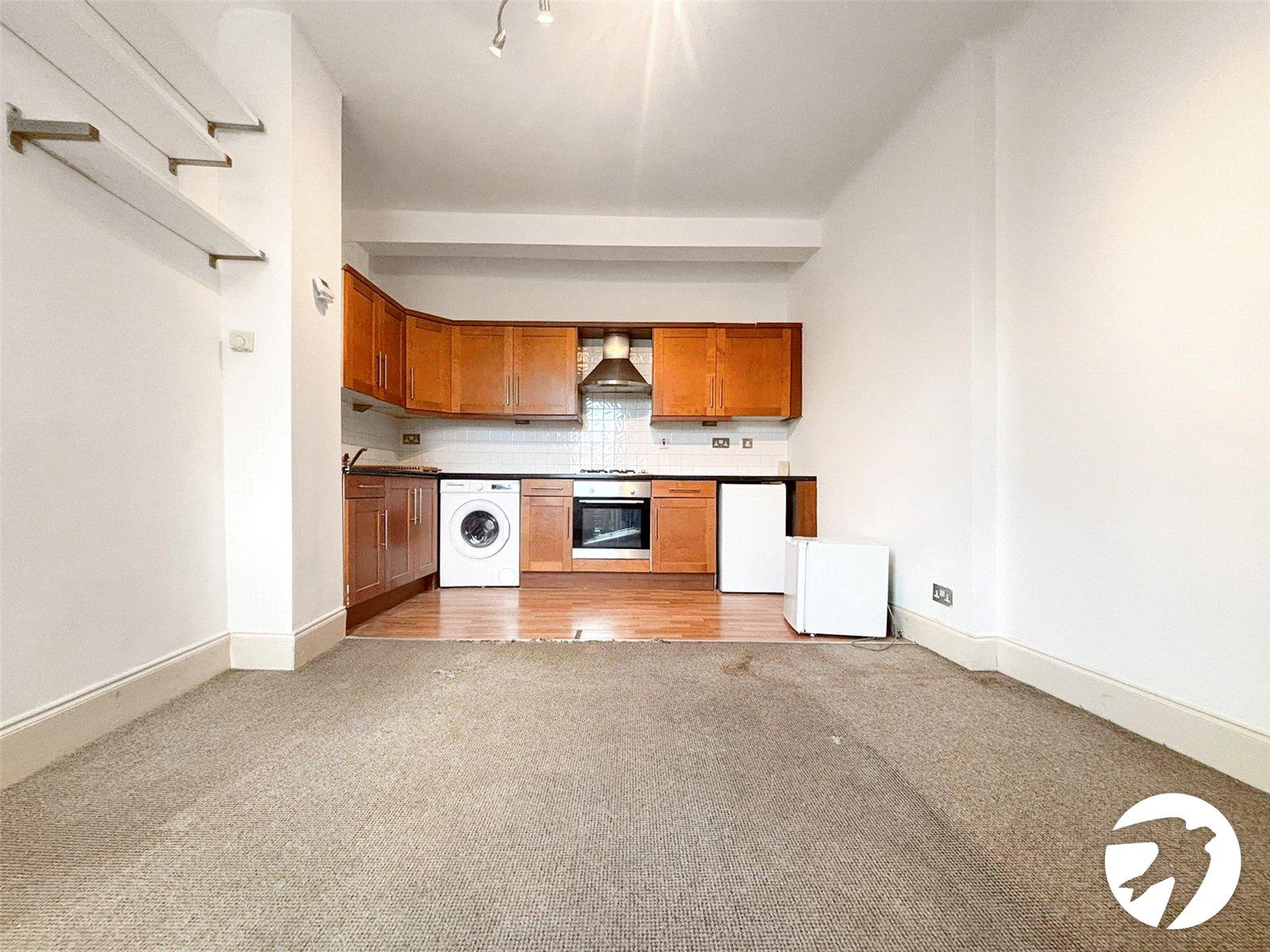 Flat Knighton Park Road in Greater London