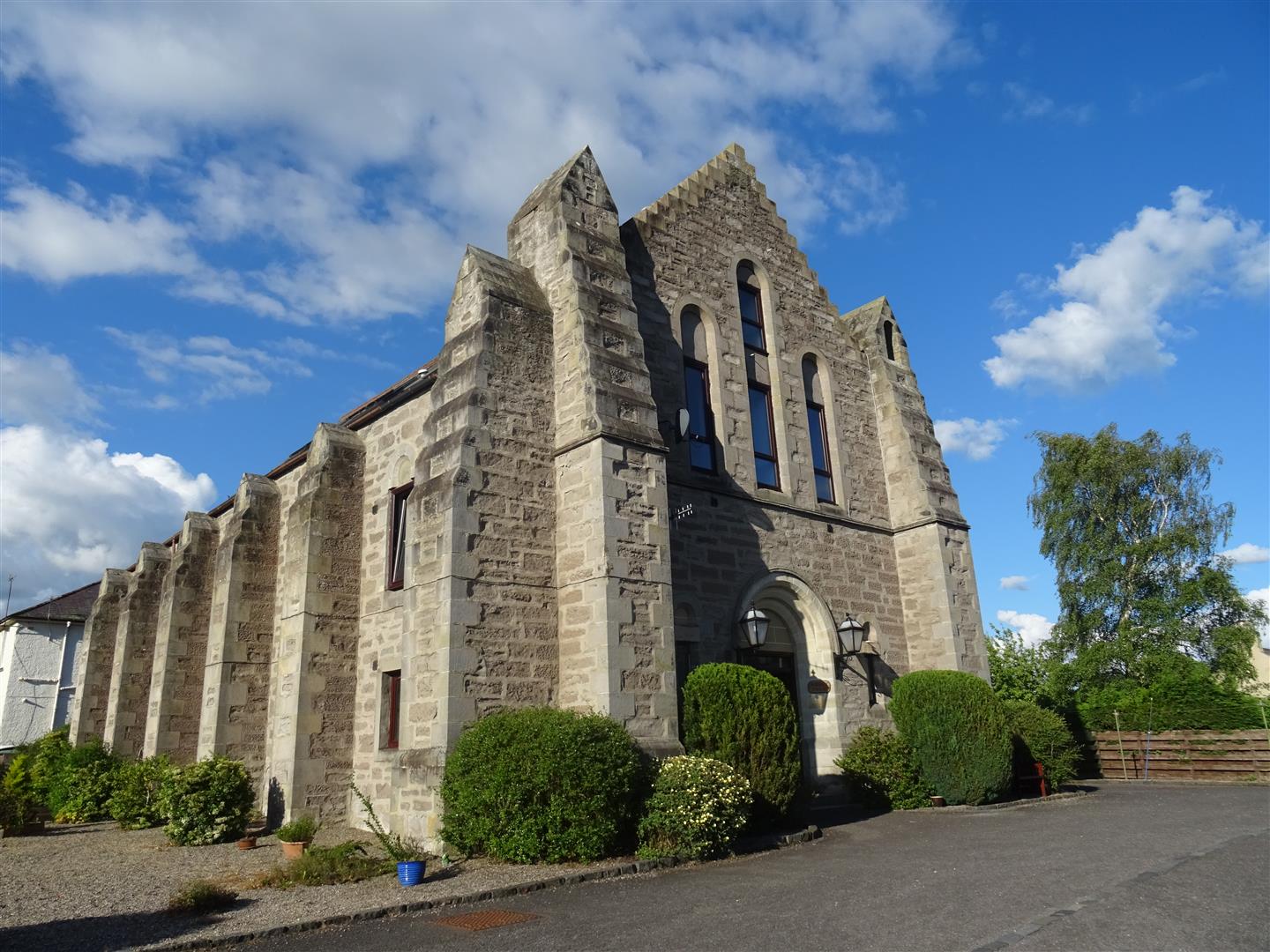 Flat Abbey Road in Scone