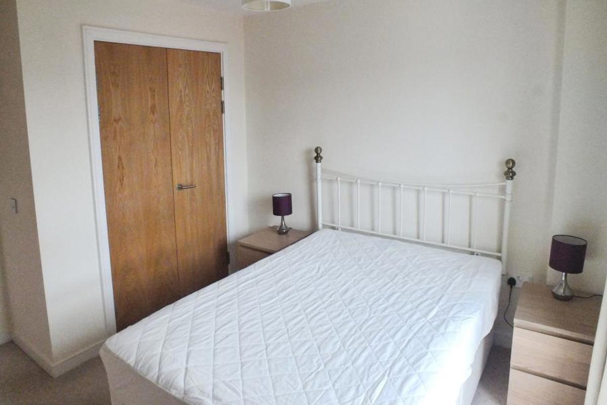 Flat All Saints Court in Bristol
