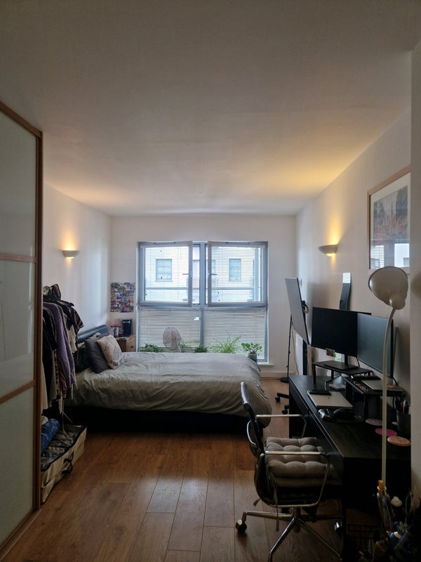Flat Southgate Road in Greater London
