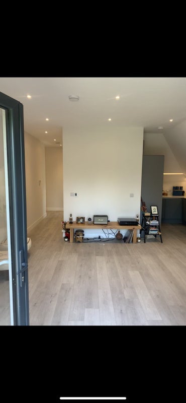 Flat London Road in Greater London