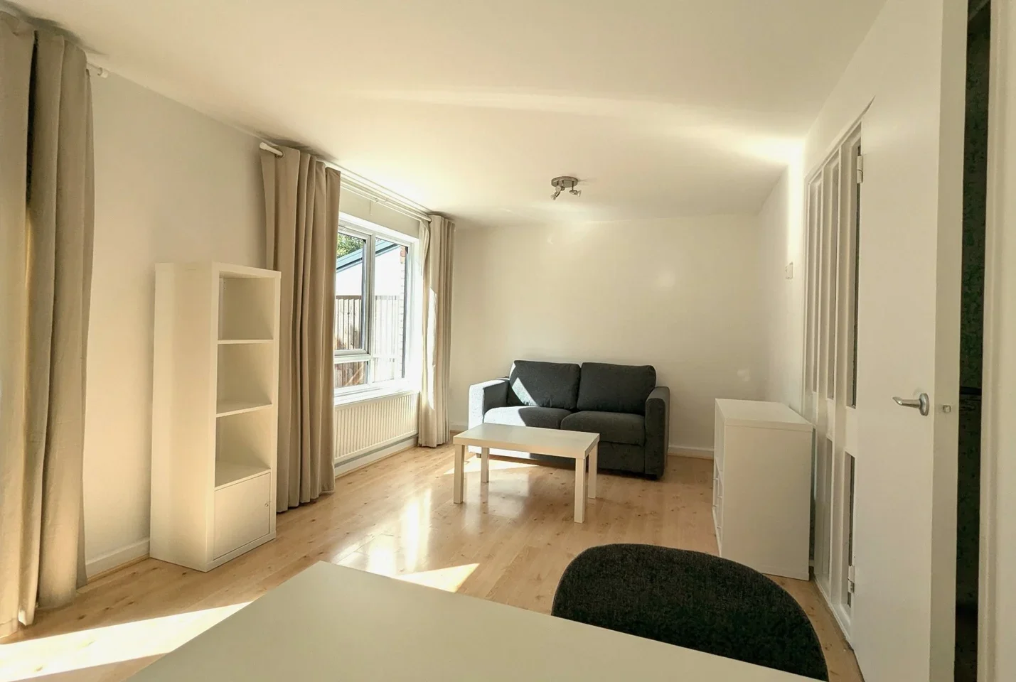 Flat Crammond Close in Greater London