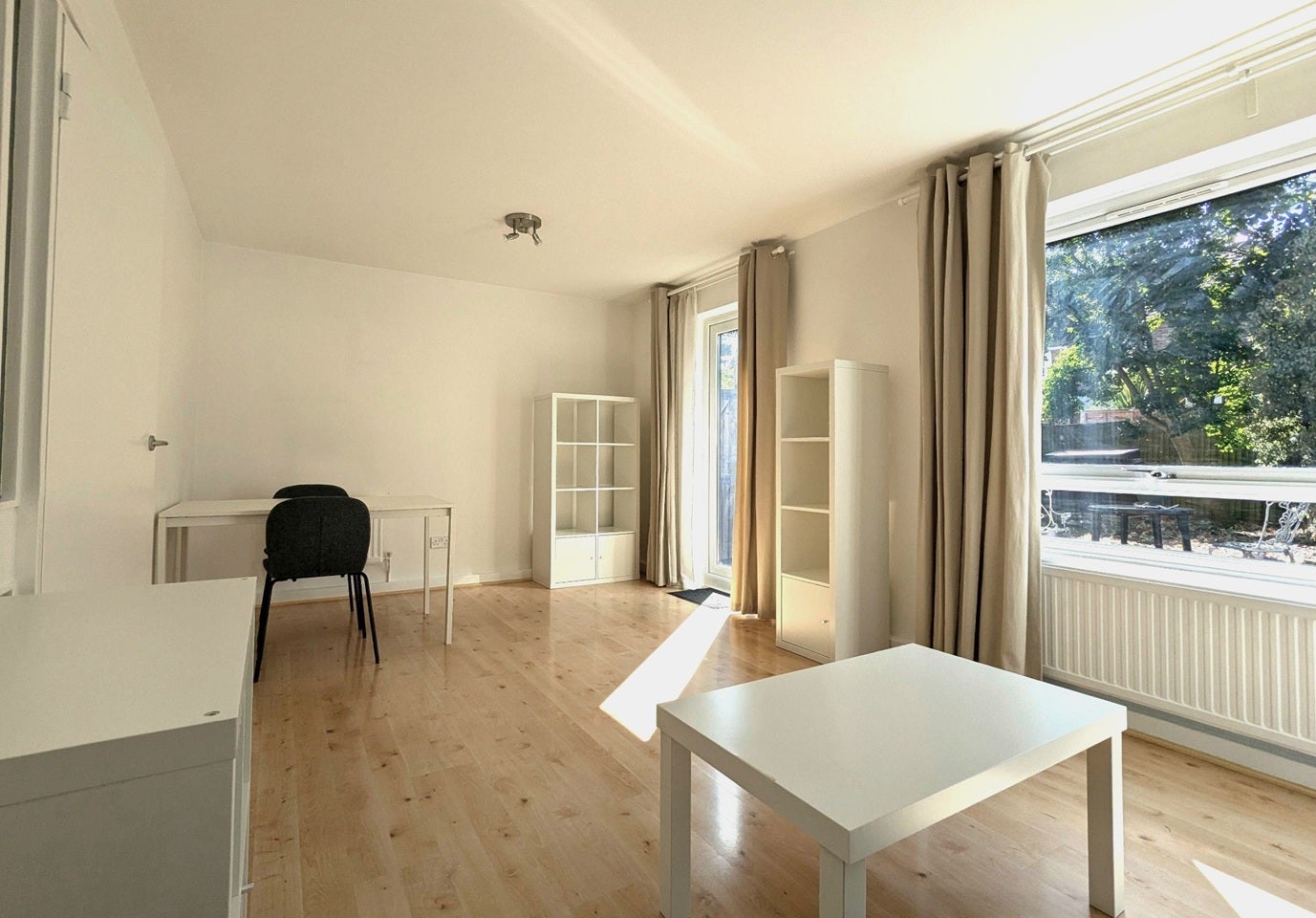 Flat Crammond Close in Greater London