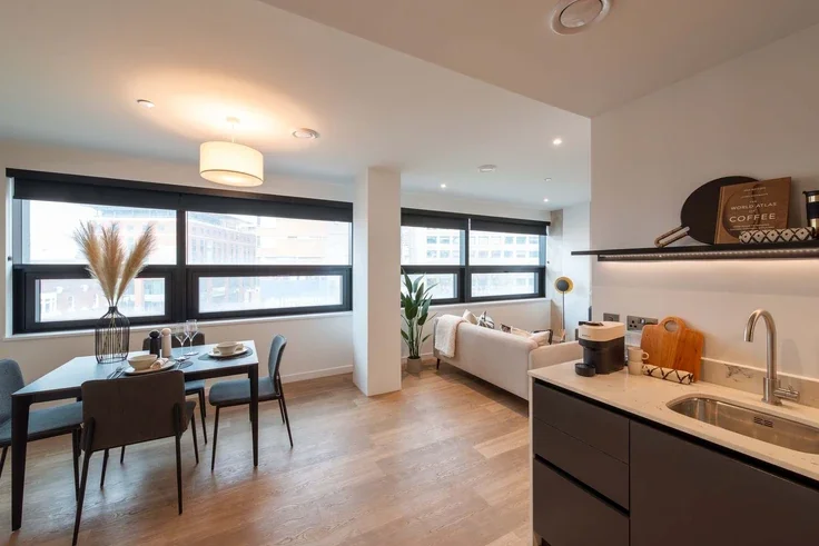 Flat Great Charles Street Queensway in Birmingham