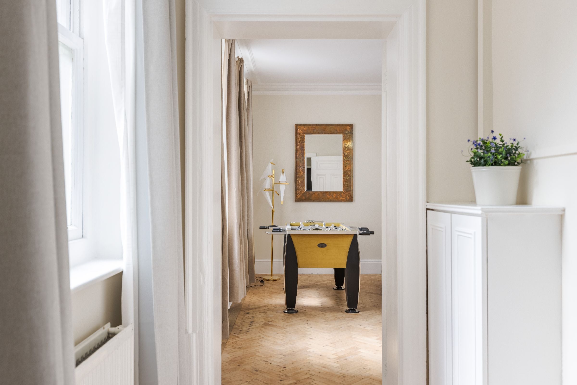 Flat Oakwood Court in Greater London