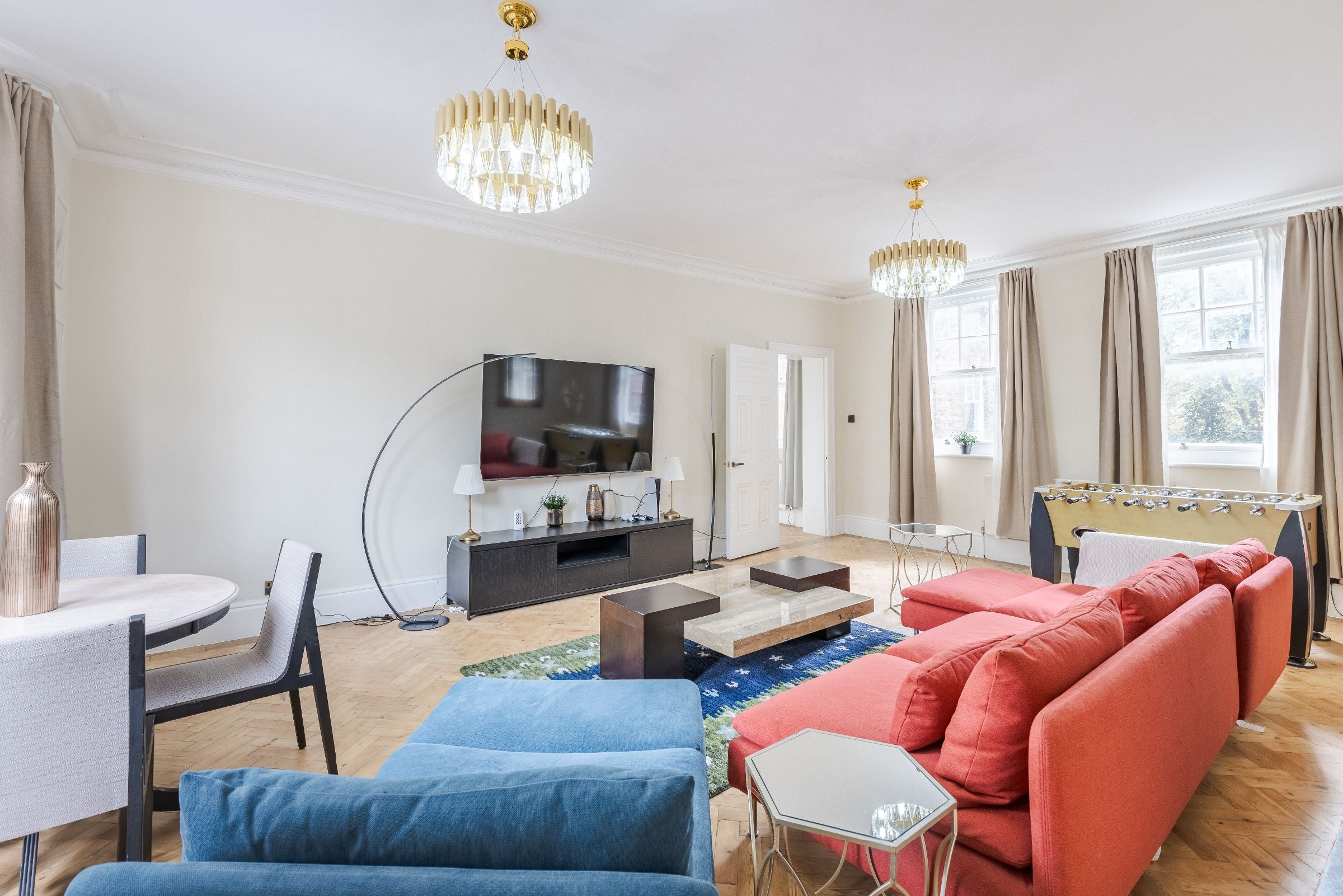 Flat Oakwood Court in Greater London