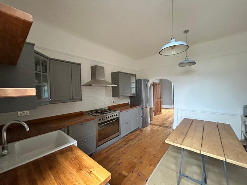 Flat Oliver Avenue in Greater London