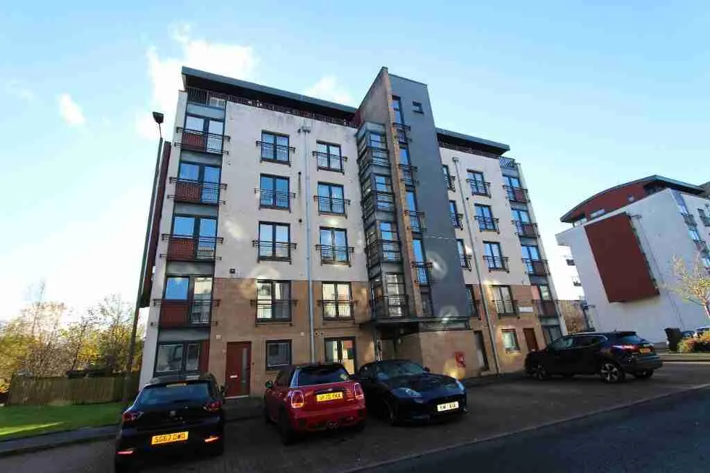 Flat East Pilton Farm Crescent in City of Edinburgh