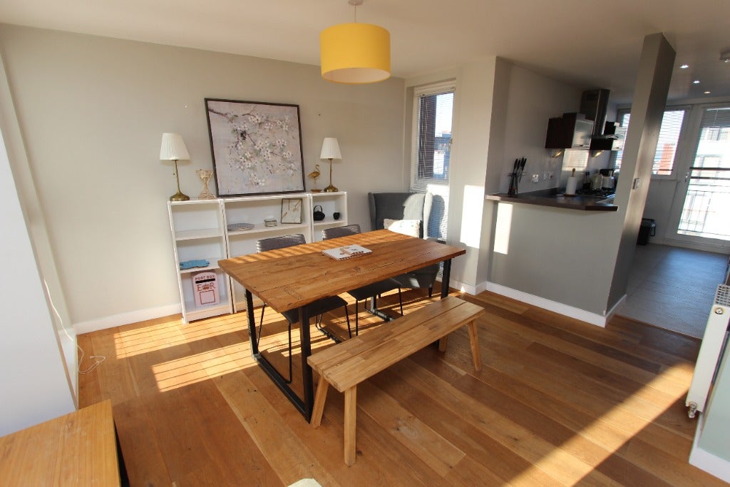 Flat East Pilton Farm Crescent in City of Edinburgh