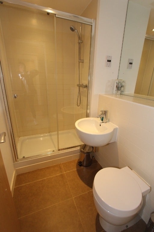 Flat East Pilton Farm Crescent in City of Edinburgh