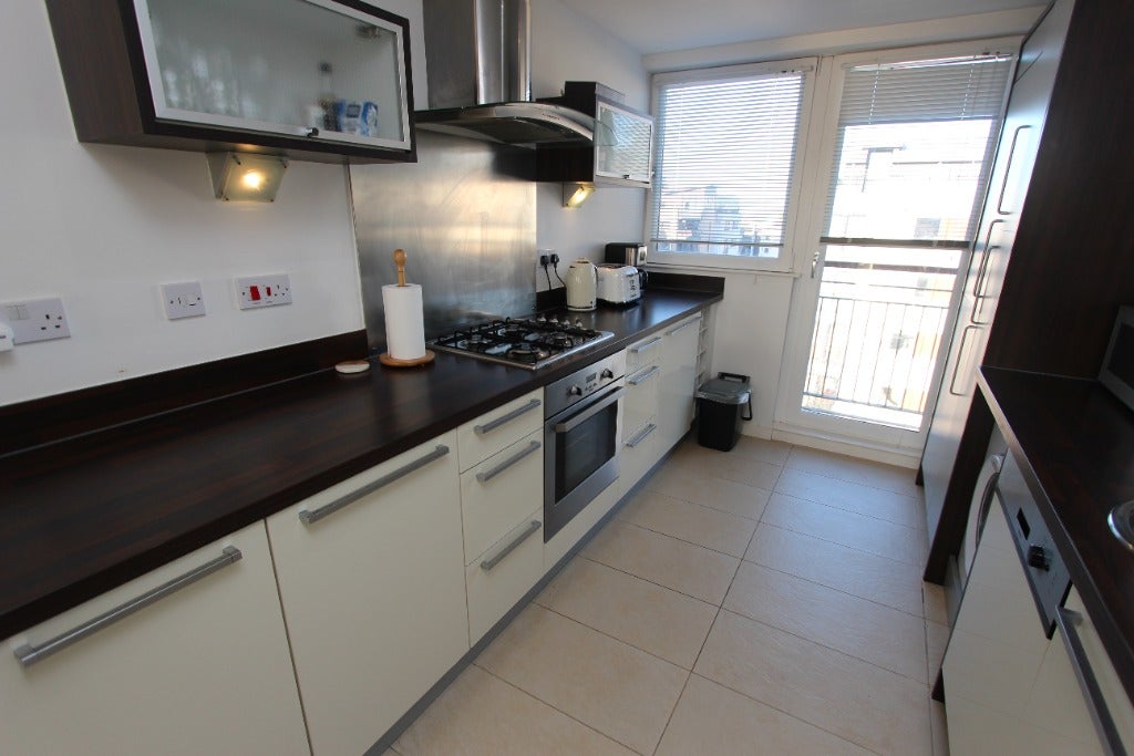 Flat East Pilton Farm Crescent in City of Edinburgh