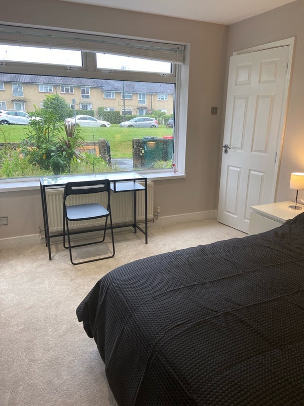 Room Broomdashers Road in Crawley