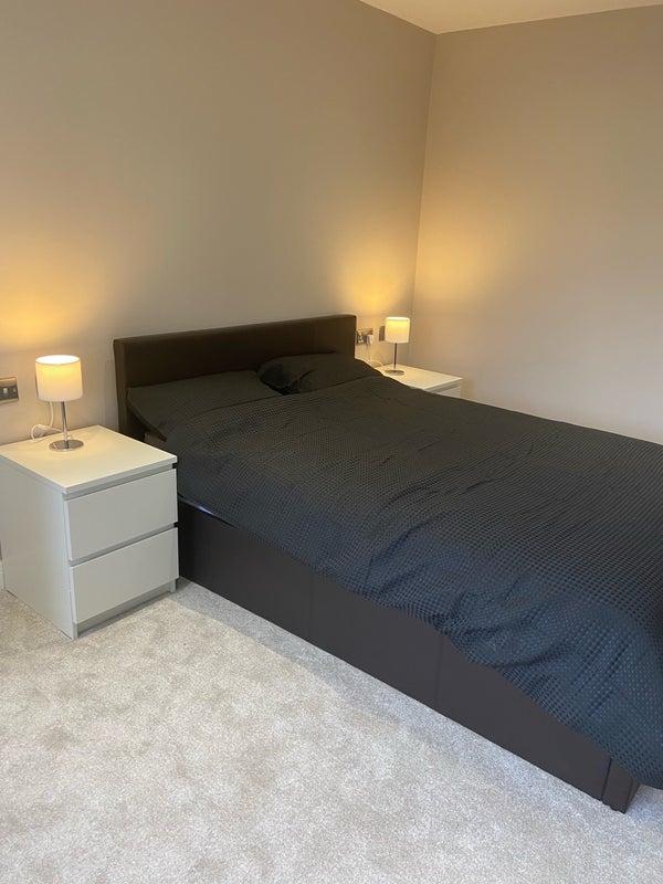Room Broomdashers Road in Crawley