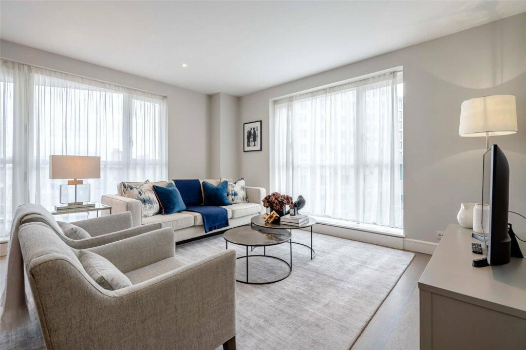 Flat Westferry Road in London