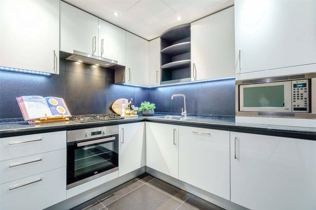 Flat Westferry Road in London