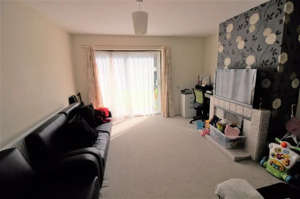 House Scott Crescent in Greater London